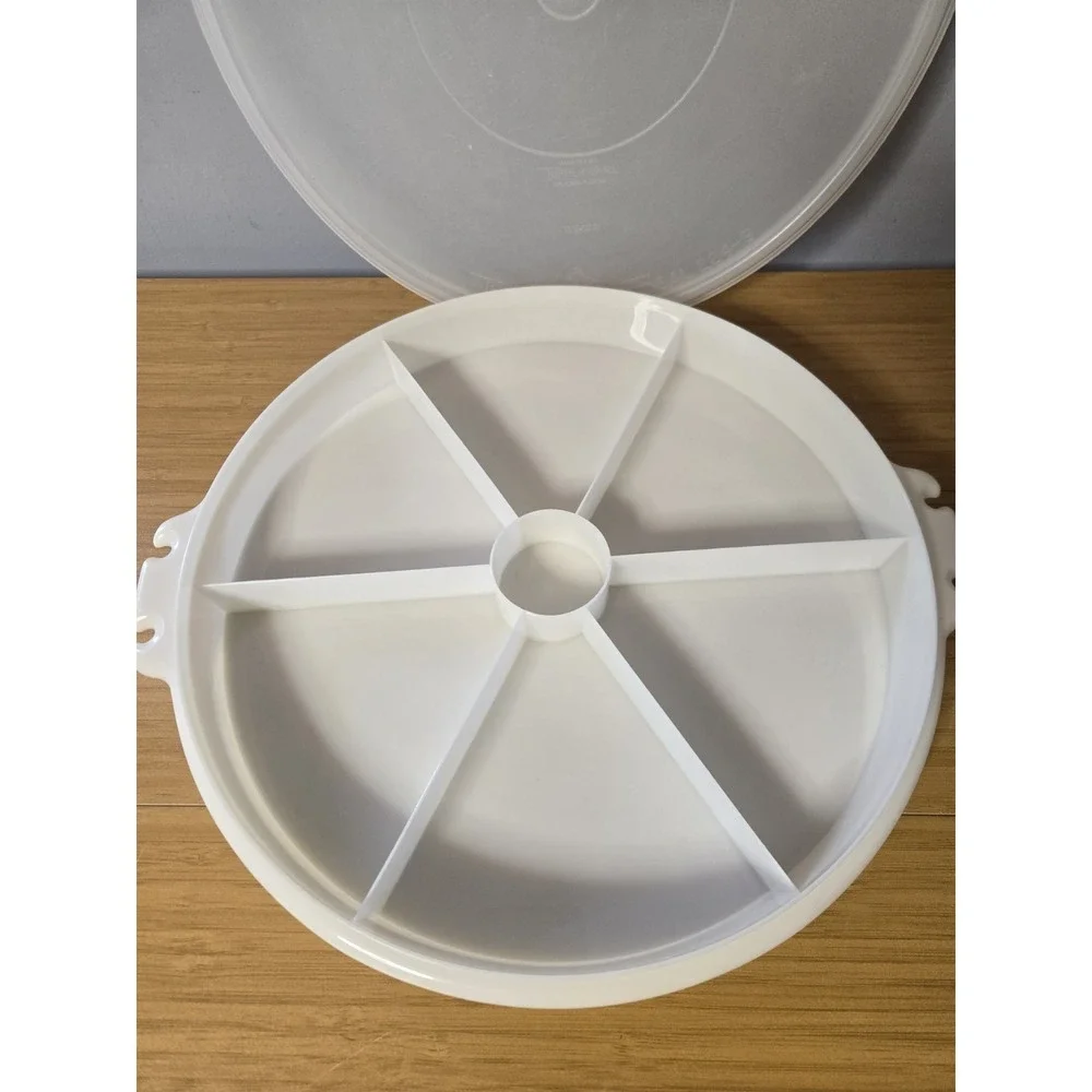 Vintage Pair Of Tupperware. Divided Veggie Tray And Snack-Stor Square. Lot Of 2!